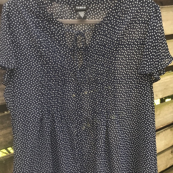Torrid blouse size 1 - Picture 4 of 4
